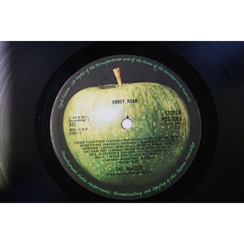 600 - Vinyl - 8 The Beatles albums to include: The White Album (number 0460508 Top Opening Stereo press wi... 