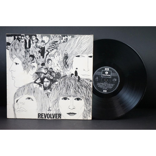 600 - Vinyl - 8 The Beatles albums to include: The White Album (number 0460508 Top Opening Stereo press wi... 