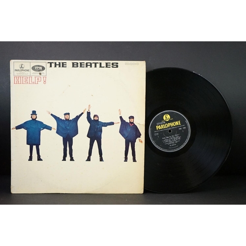 600 - Vinyl - 8 The Beatles albums to include: The White Album (number 0460508 Top Opening Stereo press wi... 