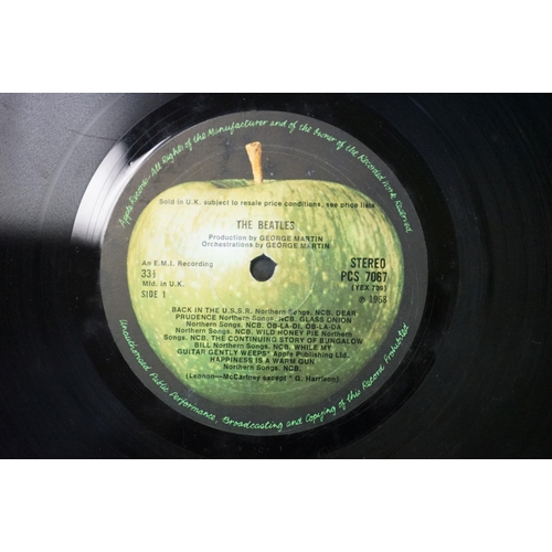 600 - Vinyl - 8 The Beatles albums to include: The White Album (number 0460508 Top Opening Stereo press wi... 