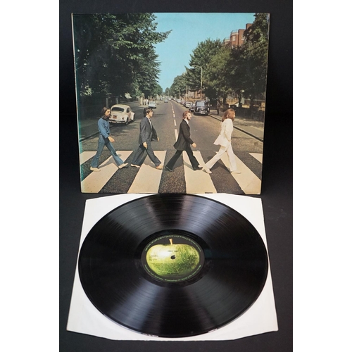 600 - Vinyl - 8 The Beatles albums to include: The White Album (number 0460508 Top Opening Stereo press wi... 