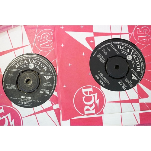 250 - Vinyl - Over 200 Elvis Presley UK 7” singles on the Black Silver RCA labels, including Tri- Centre, ... 