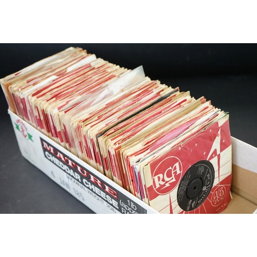 250 - Vinyl - Over 200 Elvis Presley UK 7” singles on the Black Silver RCA labels, including Tri- Centre, ... 