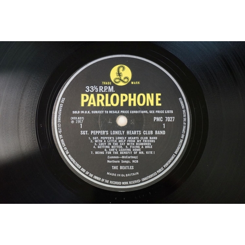 541 - Vinyl - 3 original UK mono pressing Beatles albums to include: Sgt. Pepper's Lonely Hearts Club Band... 