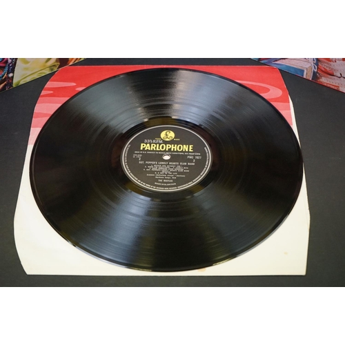 541 - Vinyl - 3 original UK mono pressing Beatles albums to include: Sgt. Pepper's Lonely Hearts Club Band... 