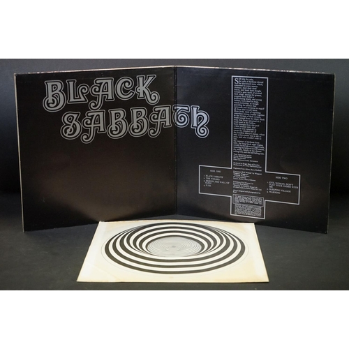 776 - Vinyl - Black Sabbath Self Titled on Vertigo Records VO6. Original UK press with large Vertigo swirl... 