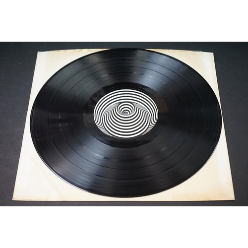 776 - Vinyl - Black Sabbath Self Titled on Vertigo Records VO6. Original UK press with large Vertigo swirl... 