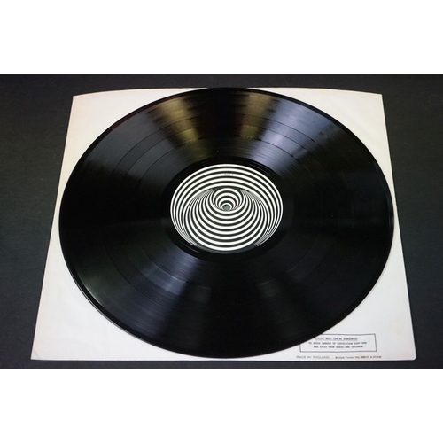 777 - Vinyl - Black Sabbath Paranoid. UK 1971 pressing on Vertigo Records  6360 011. Small Vertigo swirl, ... 