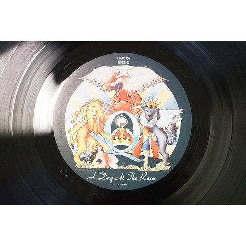 786 - Vinyl - 3 Queen albums to include: A Night At The Opera (Embossed Gatefold Sleeve, Printed inner, 3 ... 