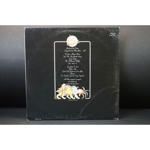 786 - Vinyl - 3 Queen albums to include: A Night At The Opera (Embossed Gatefold Sleeve, Printed inner, 3 ... 