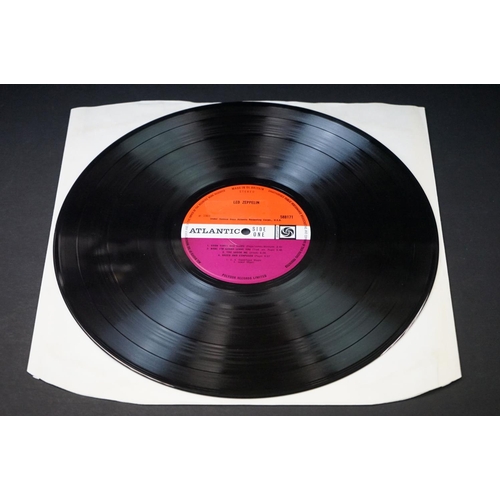 19 - Vinyl - Led Zeppelin - Led Zeppelin. Original UK '1st pressing' with plum labels. This variation has... 