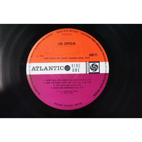 19 - Vinyl - Led Zeppelin - Led Zeppelin. Original UK '1st pressing' with plum labels. This variation has... 