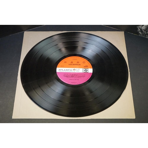 65 - Vinyl - Led Zeppelin IV / Four Symbols LP on Atlantic 2401012. Original UK pressing, Version 8, B 3 ... 