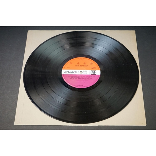 65 - Vinyl - Led Zeppelin IV / Four Symbols LP on Atlantic 2401012. Original UK pressing, Version 8, B 3 ... 