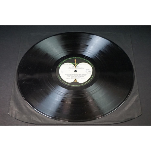 7 - Vinyl - The Beatles White Album No. 0331978, Stereo top loader, black inners, 4 photos & poster. Sle... 