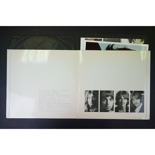 7 - Vinyl - The Beatles White Album No. 0331978, Stereo top loader, black inners, 4 photos & poster. Sle... 