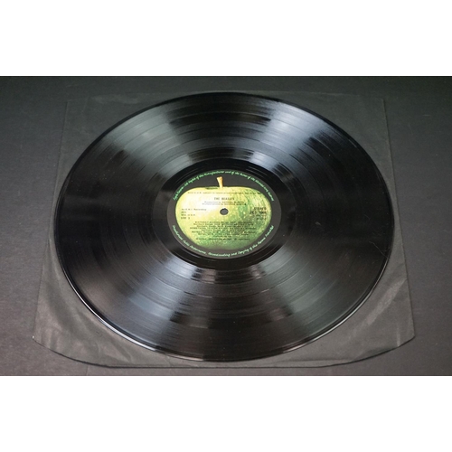 7 - Vinyl - The Beatles White Album No. 0331978, Stereo top loader, black inners, 4 photos & poster. Sle... 