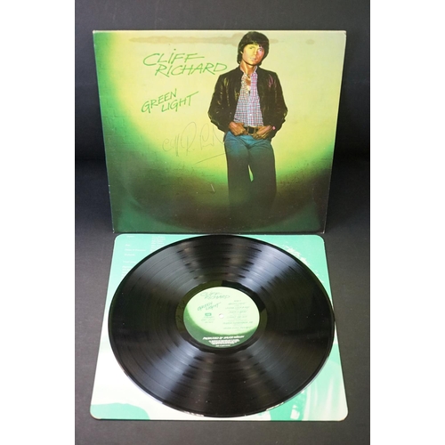 902 - Vinyl - & Autographs - Collection of Cliff Richard items including promo press pack for Golden Great... 