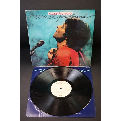 902 - Vinyl - & Autographs - Collection of Cliff Richard items including promo press pack for Golden Great... 