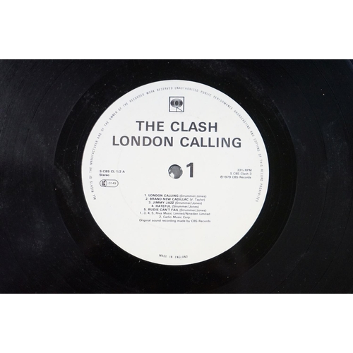 927 - Vinyl - 4 The Clash original UK albums and one 12” single to include: The Clash (1st Pressing Cop. C... 