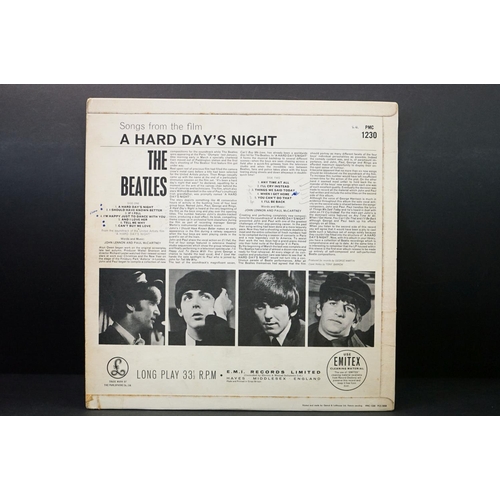 940 - Vinyl - 3 Beatles LPs, 2 EPs and 7 7