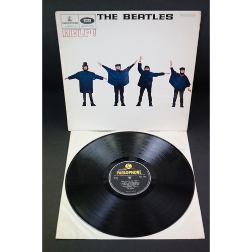 940 - Vinyl - 3 Beatles LPs, 2 EPs and 7 7