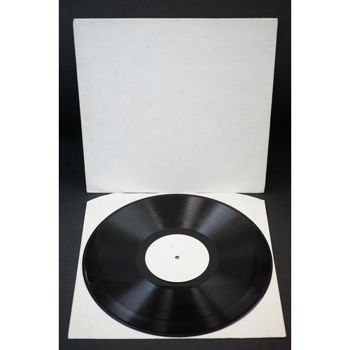 949 - Vinyl - David Bowie 2 Private Pressing albums to include: The 1980 Floor Show (Pig’s Eye Records) VG... 