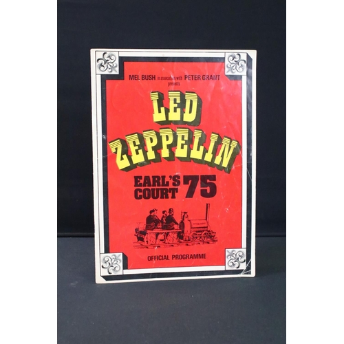 1118 - Memorabilia & Autographs - Led Zeppelin Earls Court 1975 concert programme signed inside by Robert P... 