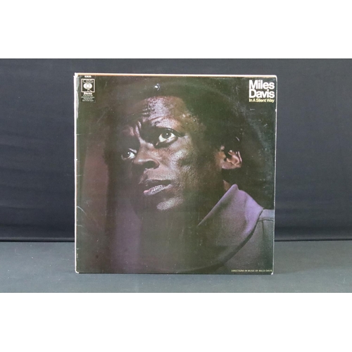 1017 - Vinyl - 19 Miles Davis LPs to include some reissues, featuring At Carnegie Hall, In A Silent Way, My... 