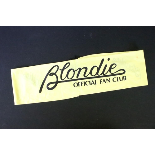 1130 - Memorabilia - Blondie 1980 European tour programme, along with an official fan club scarf.