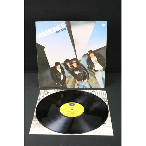 476A - Vinyl - 3 The Ramones original UK pressing albums to include: Ramones (9103 253, with printed insert... 