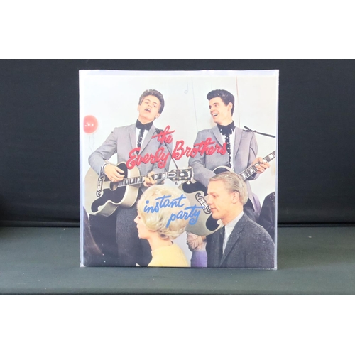 885 - Vinyl - Approx 30 LPs from the Everly Brothers including picture discs, and a Bear Family 3CD box se... 