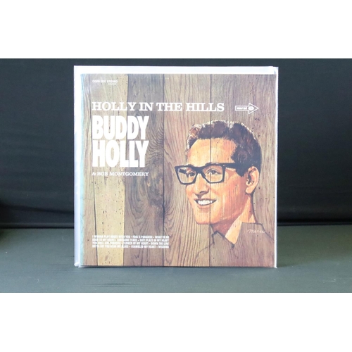 886 - Vinyl - 17 Buddy Holly LPs and one box set spanning his career.  Vg+ overall