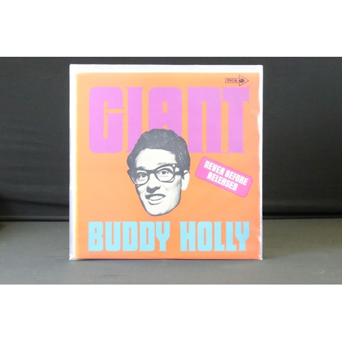 886 - Vinyl - 17 Buddy Holly LPs and one box set spanning his career.  Vg+ overall