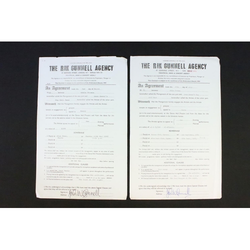 1098 - Music Memorabilia - 22 Original contracts/agreements for concerts featuring 3 x The Birds (Harold Da... 