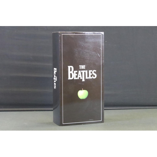 1139 - CDs - The Beatles Self Titled CD box set Apple Records 5099969944901