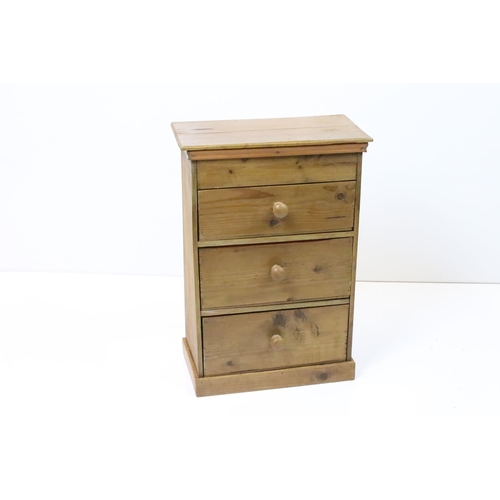 643 - Pine kitchen worktop chest of three drawers, 37cm wide x 54cm high