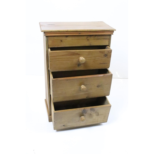 643 - Pine kitchen worktop chest of three drawers, 37cm wide x 54cm high