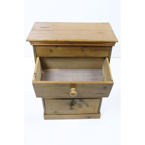 643 - Pine kitchen worktop chest of three drawers, 37cm wide x 54cm high