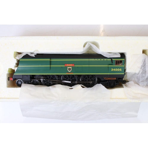 10 - Two boxed Hornby OO gauge locomotives to include ltd edn R2685 SR 4-6-2 West Country Class Bude lcom... 