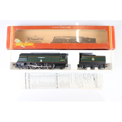 22 - Five boxed Hornby OO gauge locomotives to include R310 BR 4-6-2 Battle of Britain Class Lord Beavers... 