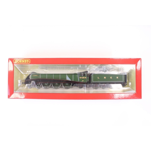 29 - Boxed Hornby OO gauge R3438 LNER Class A4 Osprey 4494 locomotive