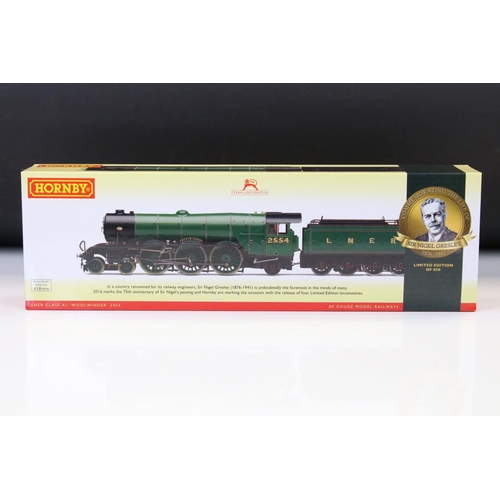 32 - Boxed ltd Hornby OO gauge R3439 'Sir Nigel Gresley' LNER Class A1 Woolwinder 2554 locomotive