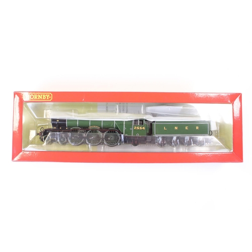 32 - Boxed ltd Hornby OO gauge R3439 'Sir Nigel Gresley' LNER Class A1 Woolwinder 2554 locomotive