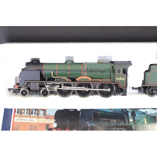 42 - Three boxed OO gauge Bachmann locomotives to include 31405 Lord Nelson 30852 Sir Walter Raleigh BR g... 