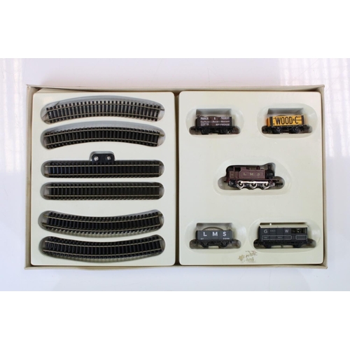 46 - Boxed Graham Farish N gauge NGS3 Goods Set complete with 0-6-0 LMS locomotive and 4 x items of rolli... 