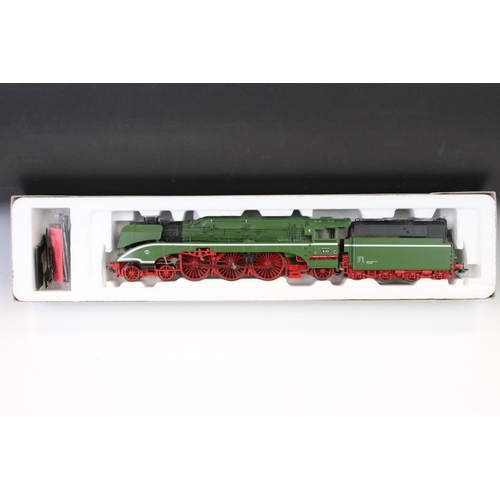 52 - Boxed Roco HO gauge 63201 DB-AG 18 201 4-6-2 in green, complete with paperwork