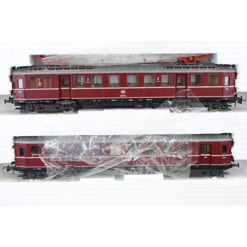 54 - Boxed Roco HO gauge 43004 Railcar set plus a boxed Roco44025 4 x Coach Set, all complete (2)