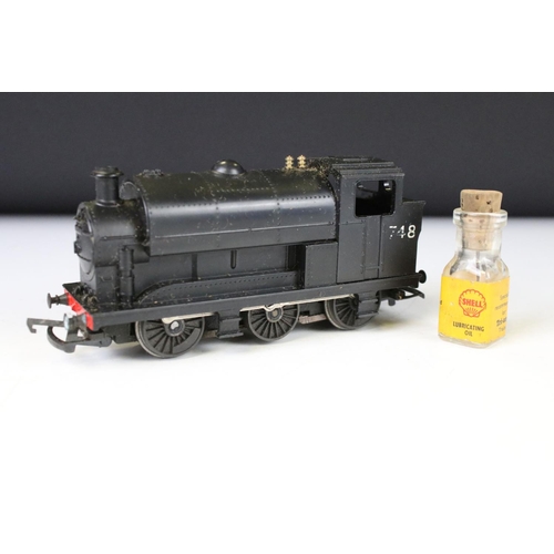 70 - Five OO / HO gauge locomotives to include boxed Bachmann 31050 LNER 0-6-0T J72 Class, boxed Triang R... 