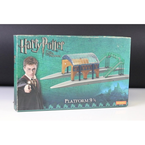 72 - Hornby Harry Potter Hogwarts Express train set, appears complete but without outer box plus a boxed ... 